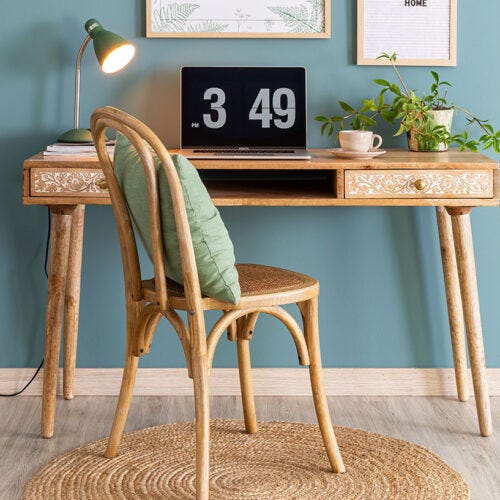 Escritorio con silla para oficina en casa