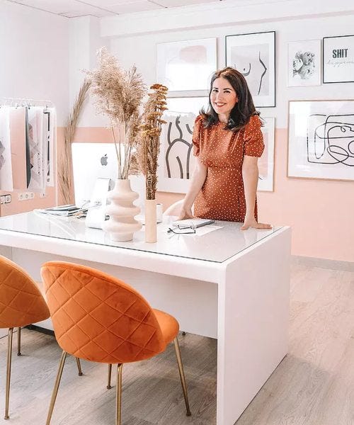 Diseñadora Vontrueba en su estudio